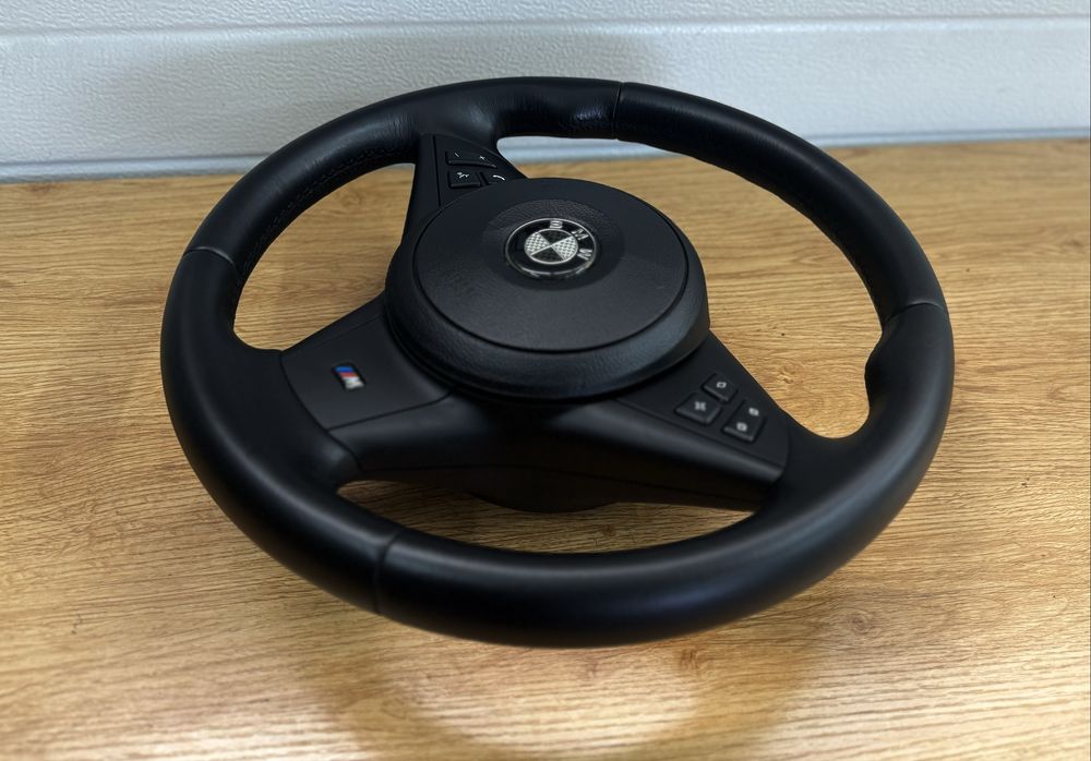 М волан за бмв 5та серия Е60/Е61  за кола със СТАРТ/СТОП