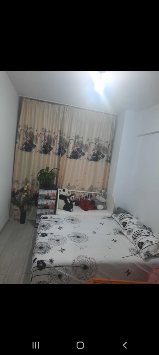 Apartament de vanzare cu 3 camere + living