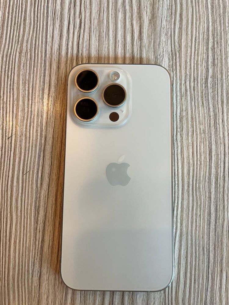 iphone 15pro 256 GB идеал телефон