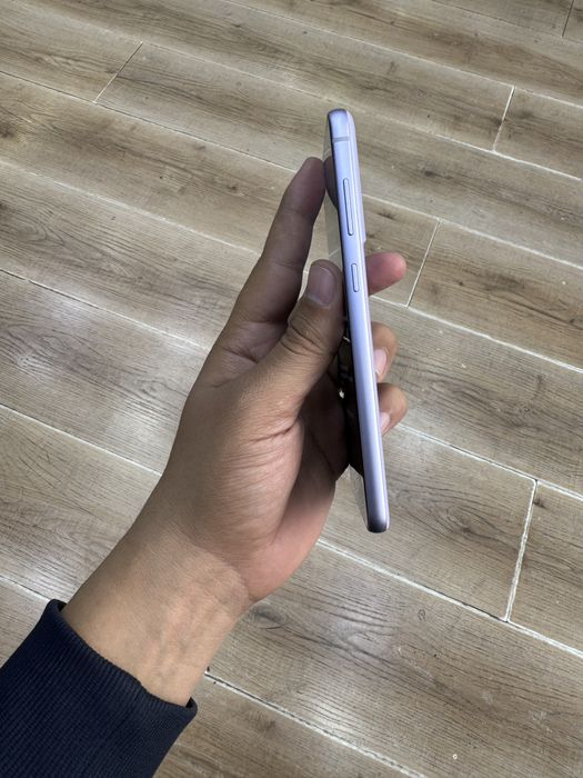 Samsung S21 fE  5G 8/256 ideal karobka srochna sotiladi