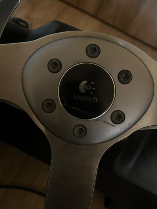 Волан с педали.