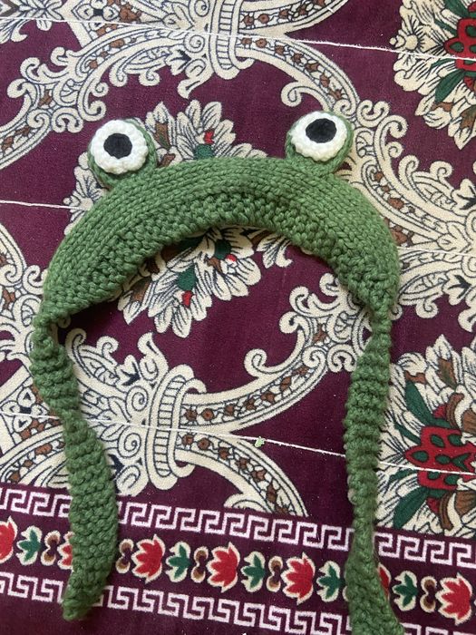 Жаба-шапка тёплая и удобная