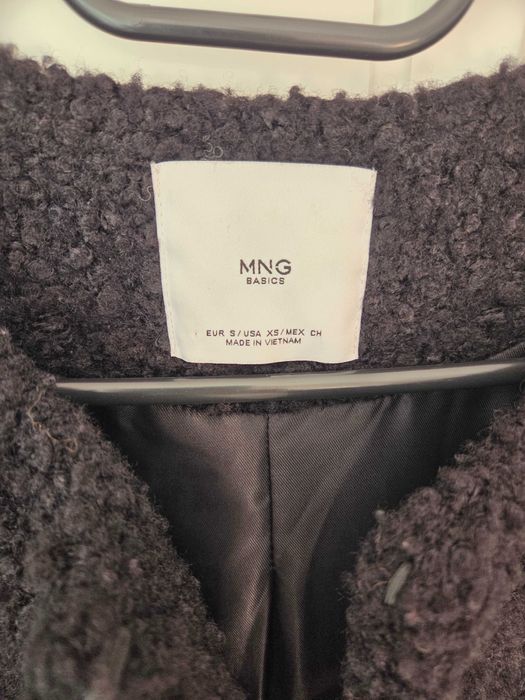 Palton din blana Mango marime M