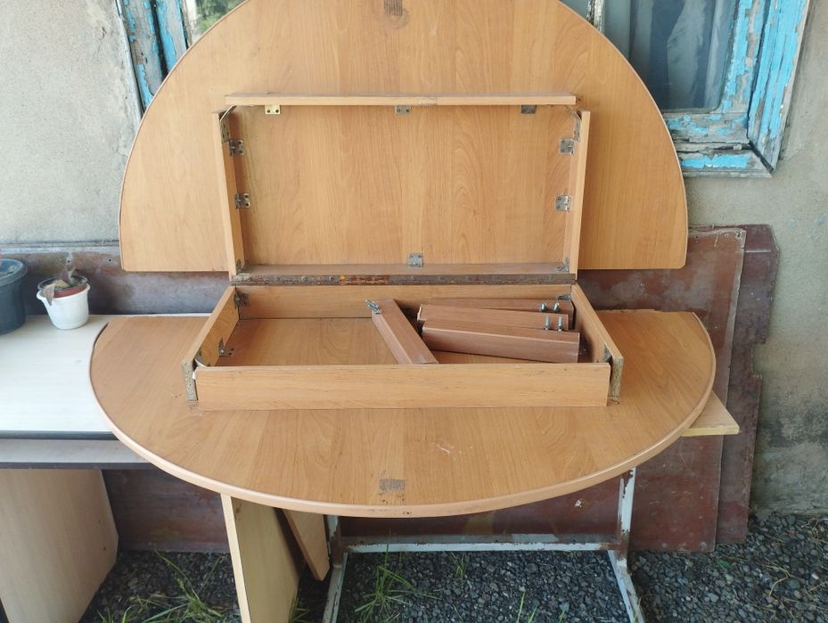 Продам Круглый стол