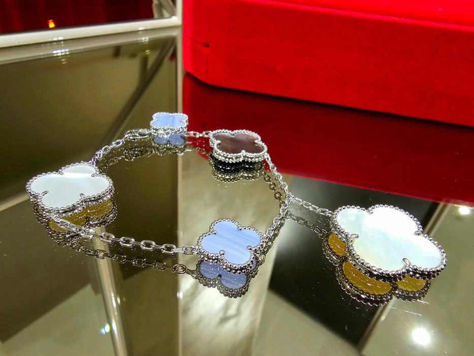 Van Cleef & Arpels VCA 5 Silver Mother Magic Alhambra Дамска Гривна