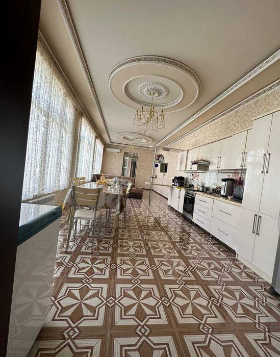 Продается дом на 6,1 сот земли (нежилой) в Яккасарайском районе