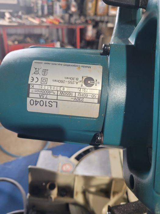 Circular Makita cu pânză multimaterial