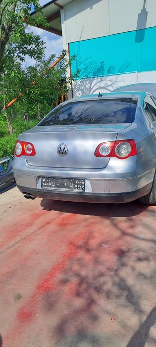 Piese vw Passat B6 2.0 fsi cod motor BLR Motorul se da cu proba
