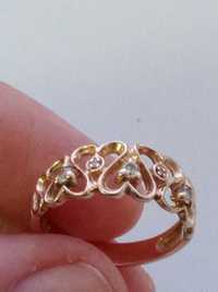 Золотое кольцо очень красивое