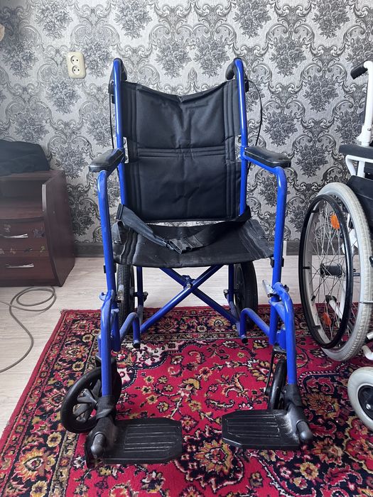 Продам инвалидную коляску