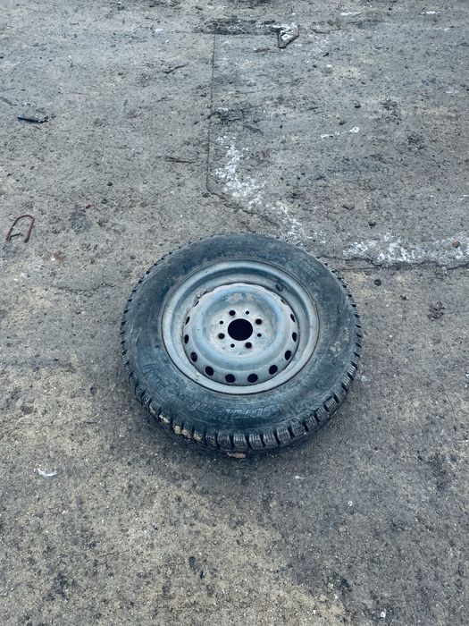 Продаётся зимний колесо (щипы)