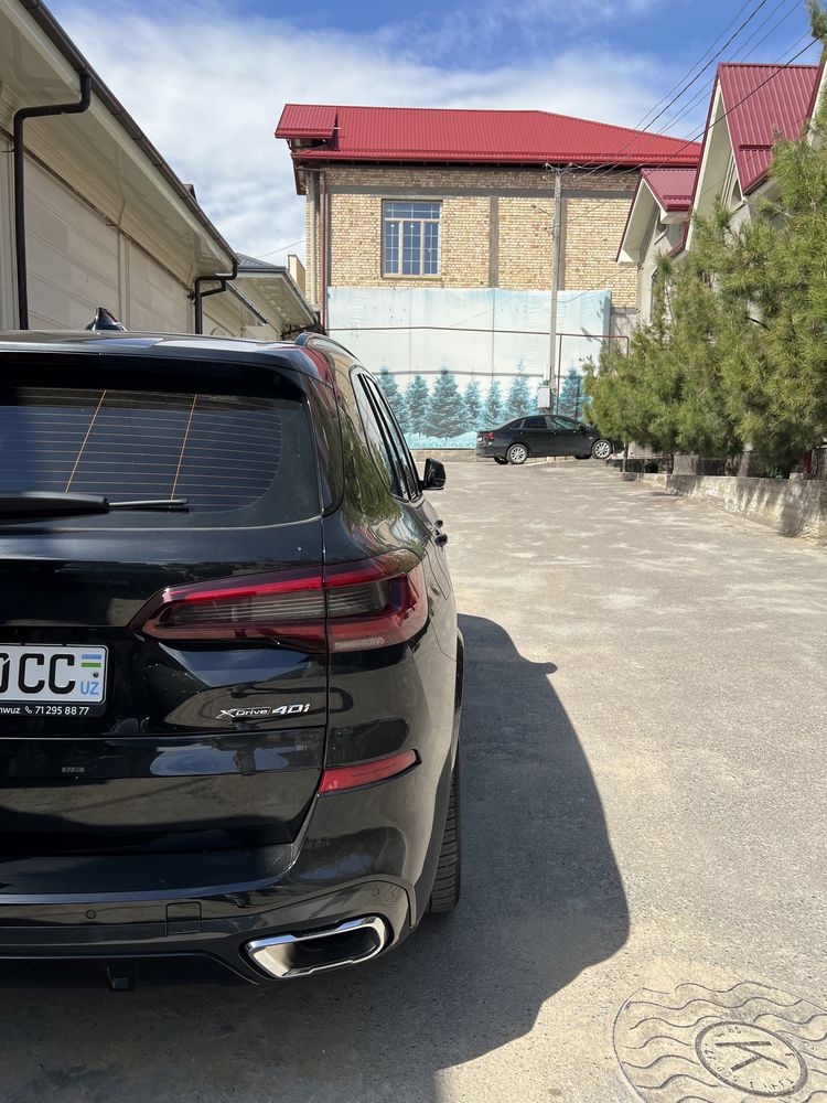 Продаётся BMW X5 40i M package