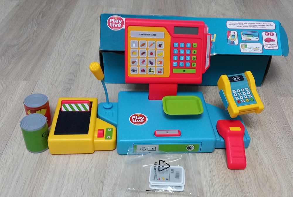 Casa de.marcat de jucarie aproape noua