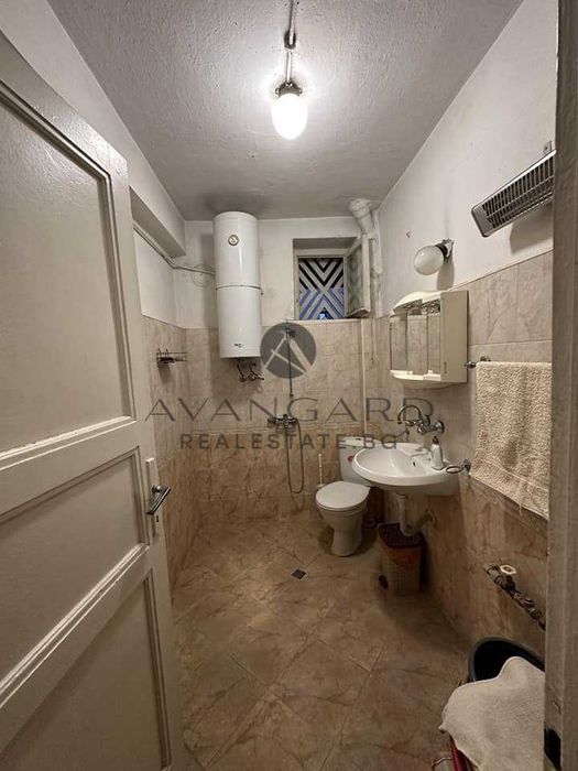 Продава се Двустаен апартамент в Пловдив, Център - 77 кв.м за 1728 €/кв.м - Снимка #6