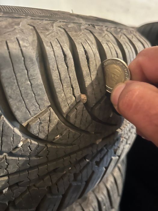 Зимни гуми със джантите 196/65R15 за пасат 5  300лв