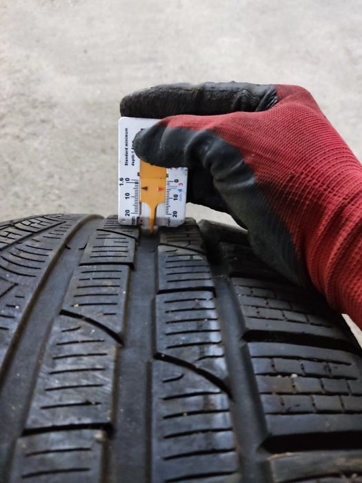 235 35 19 зимни Pirelli