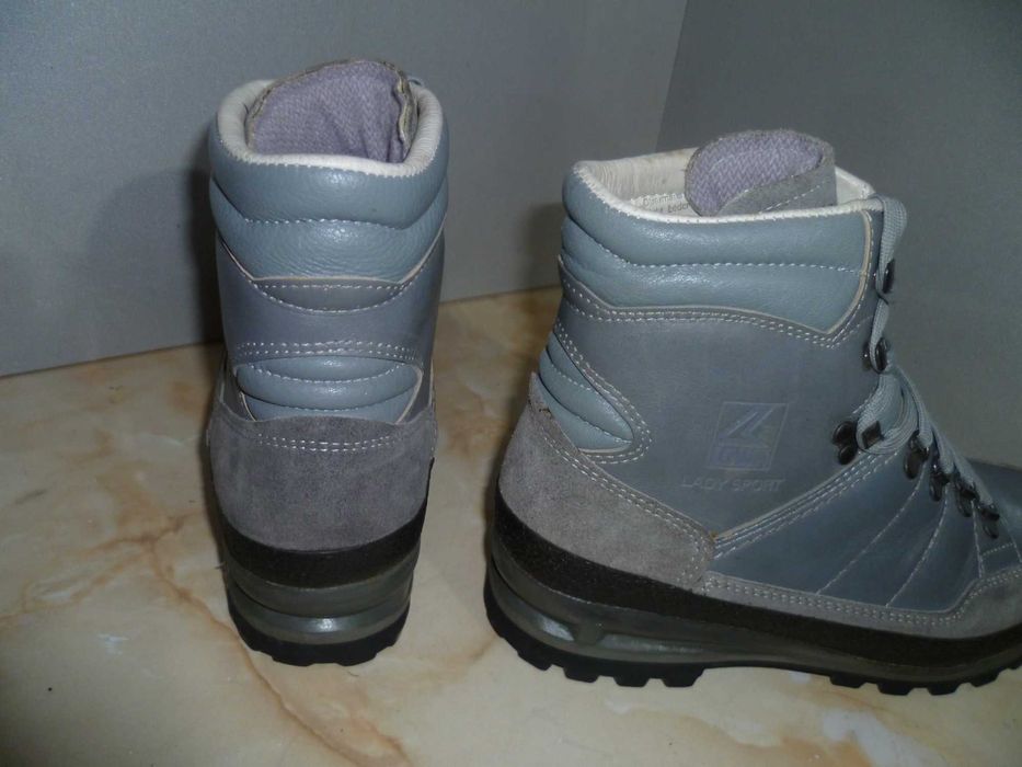 LOWA туристически обувки №40