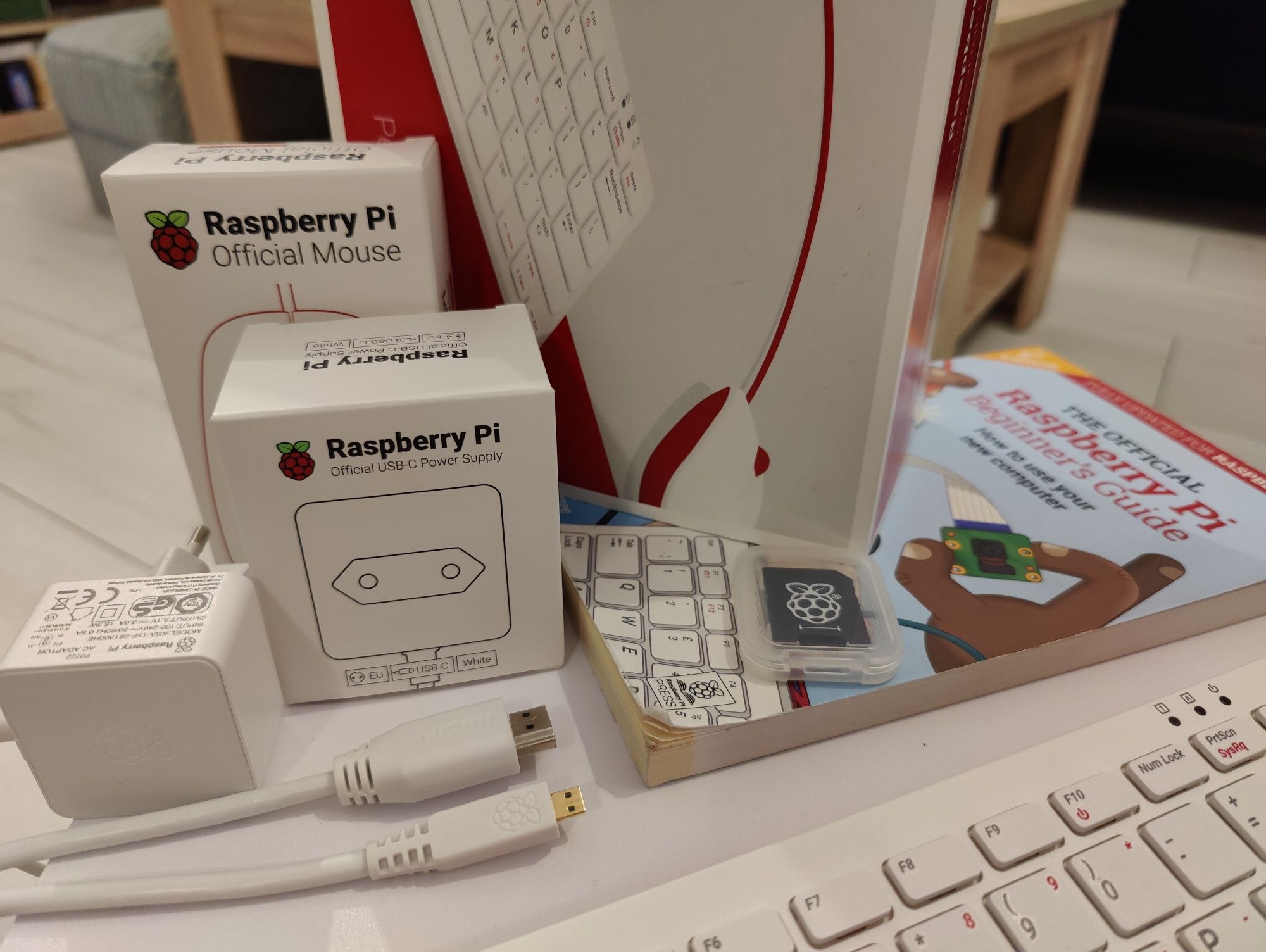 Kit Raspberry Pi 400 cu factură, garanție, ambalaj original