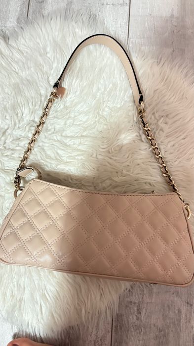 Чанта Guess КАТО НОВА