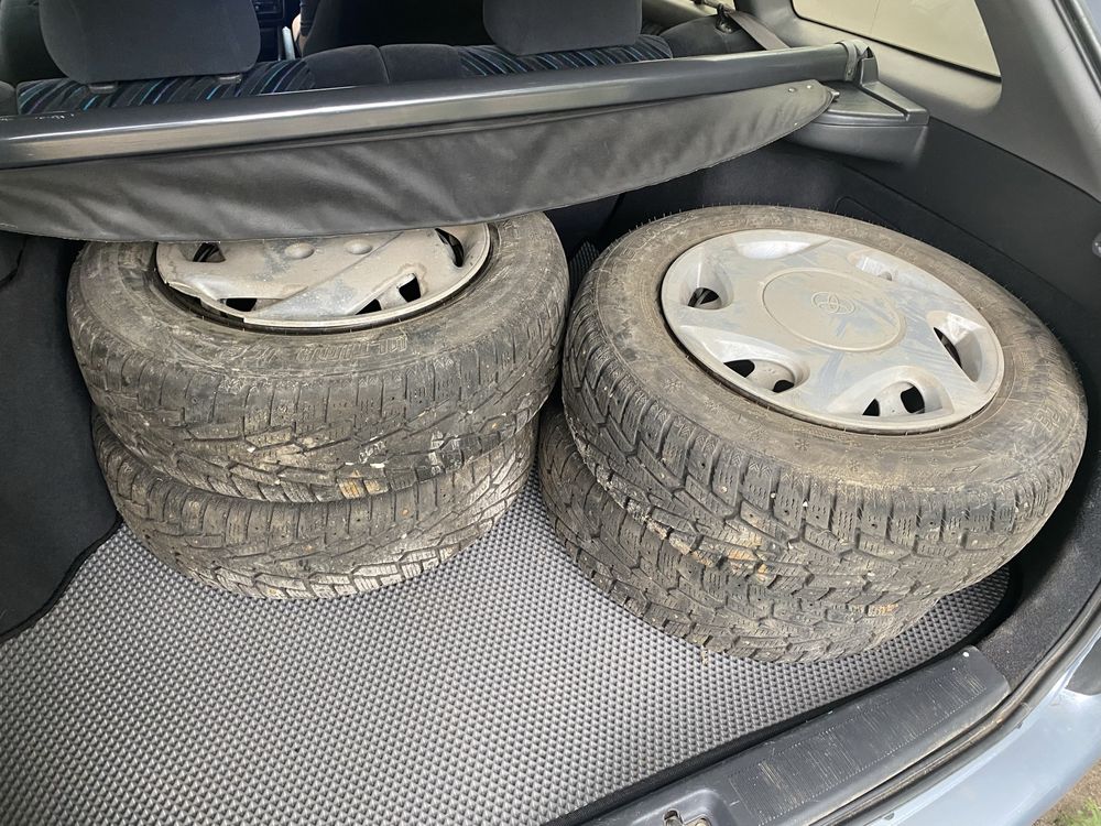 Продам зимние шины от тойоты R14