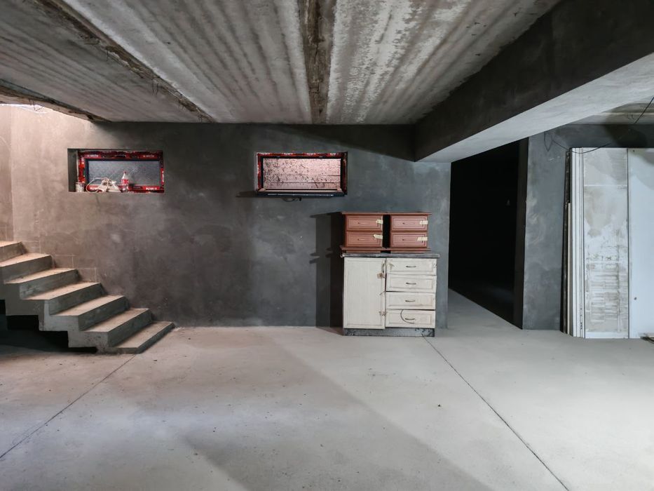 Sabzavot mahallada hovli sotiladi.9 sotih,