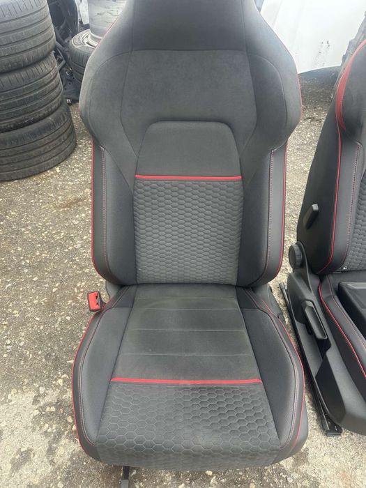 Кожен салон със алкантара Vw Golf 8 GTI Performance