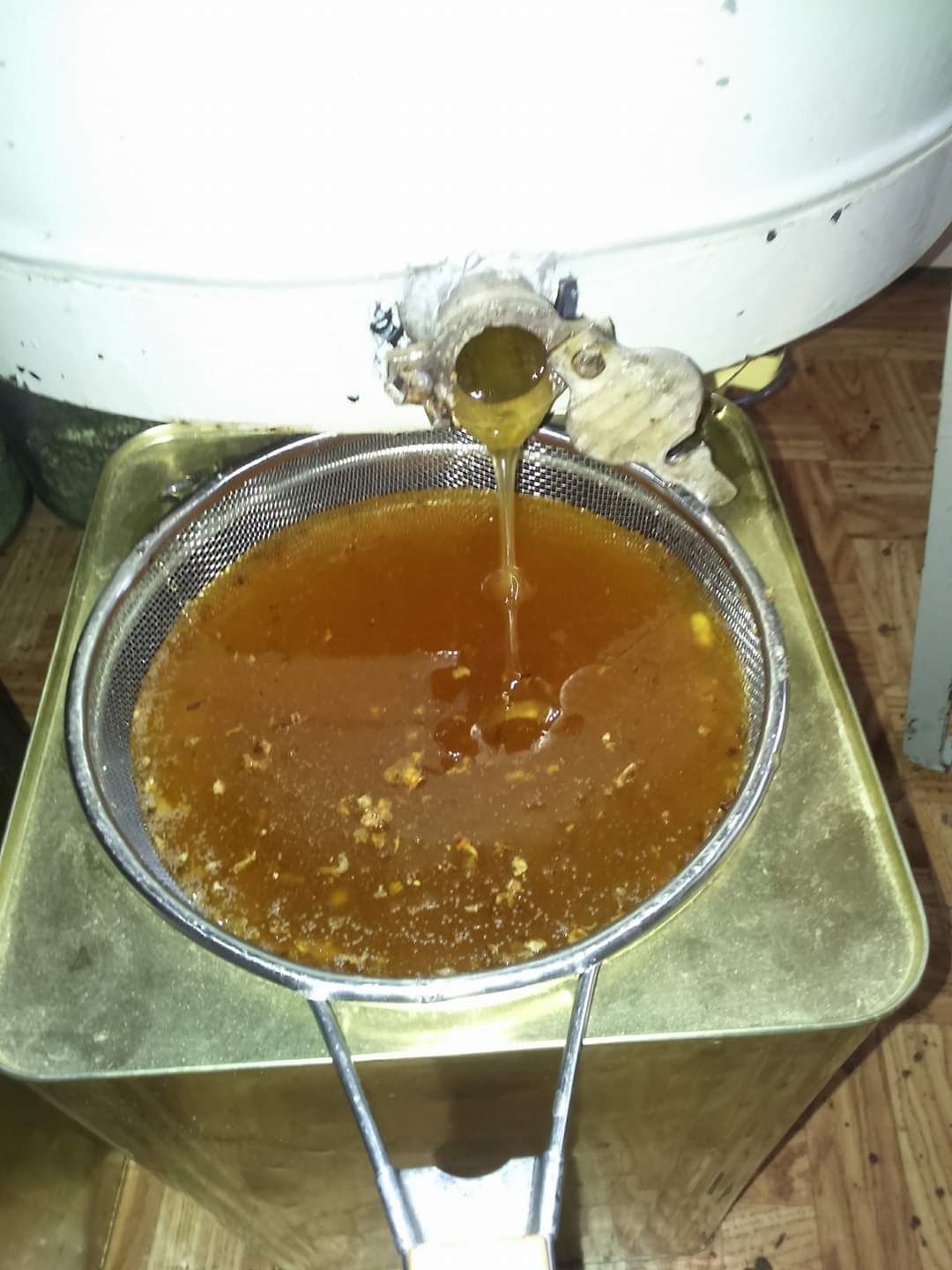 Продавам пчелен мед