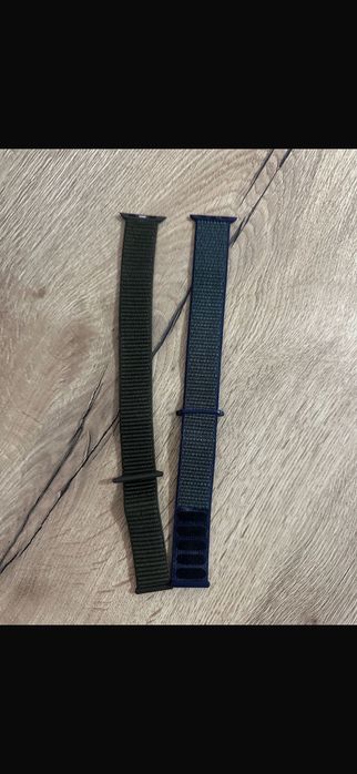 Vand doua apple watch :se si seria 6