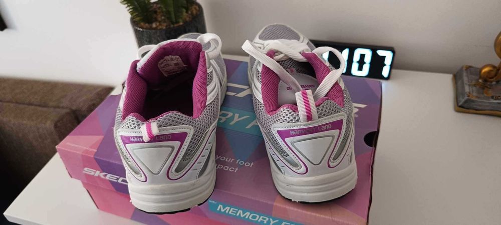 Adidași Harvest Land