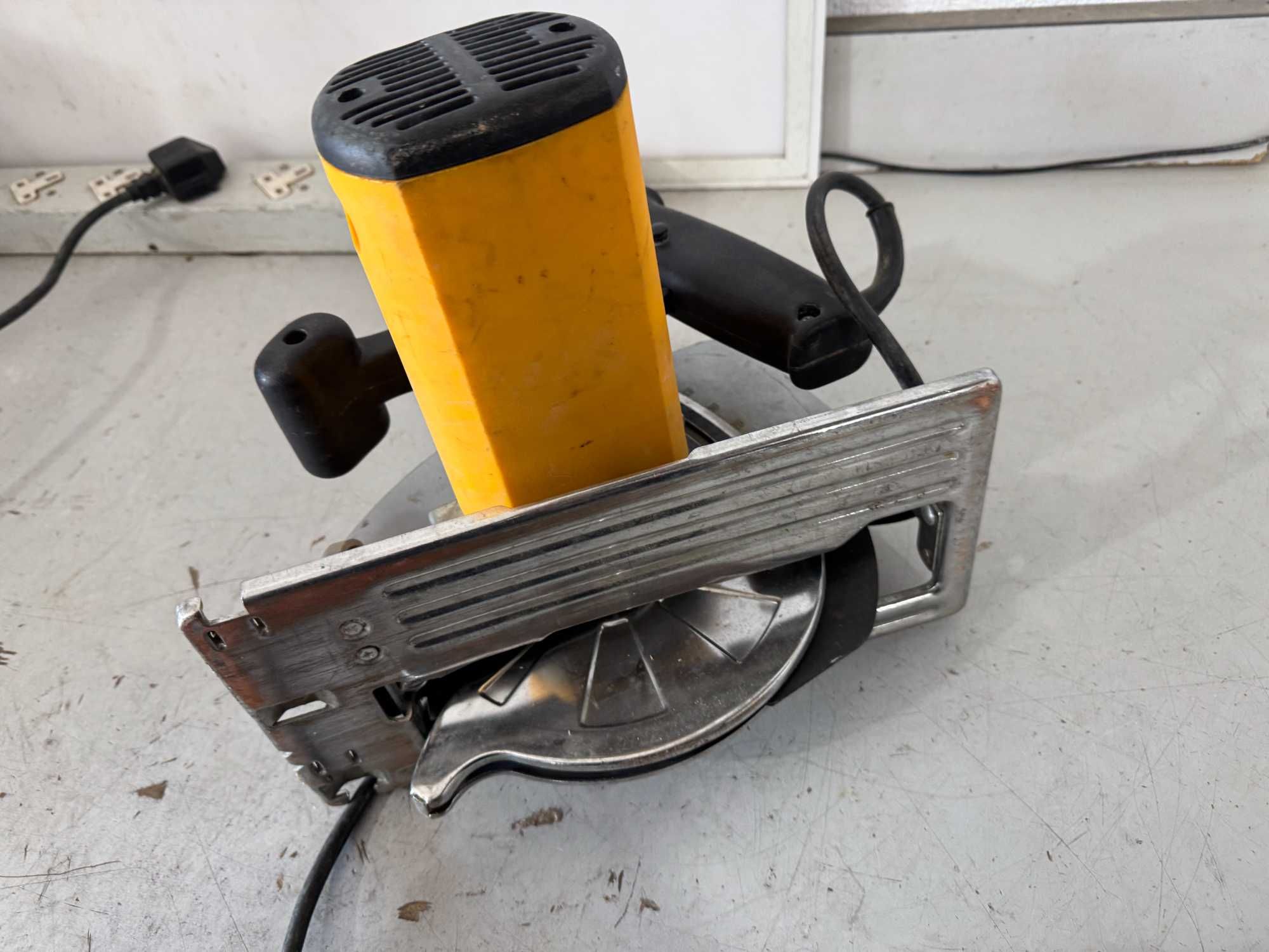 Ръчен циркуляр - JCB 1500 W