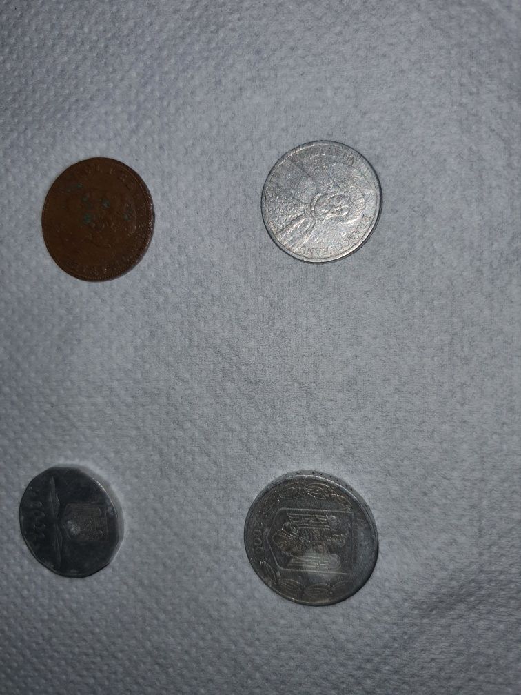 Vand monede vechi de 5 bani, 500 lei, 1000 lei, 5000 lei