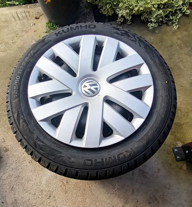 Чосто нови зимни гуми KUMHO с джанти 15 цола