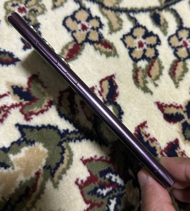 Samsung S22 Ultra Ideal holatda karobka dakument  256/12
