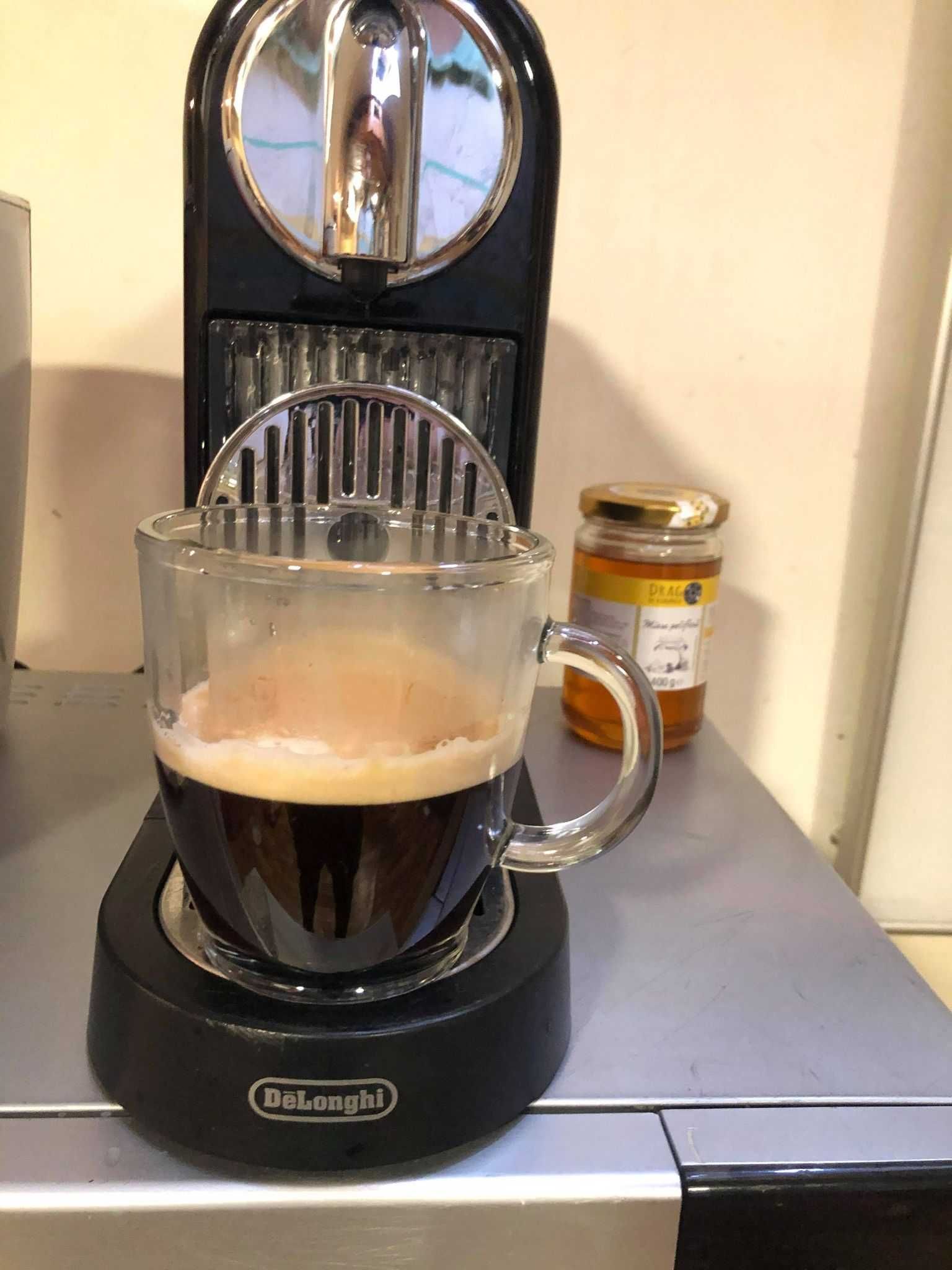 Vand aparat de cafea Delonghi nespresso