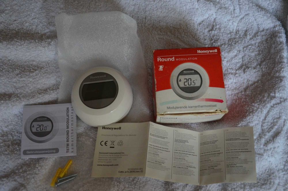 Termostat Honeywell cu fir T87M2018 / Termostat nou centrala termica