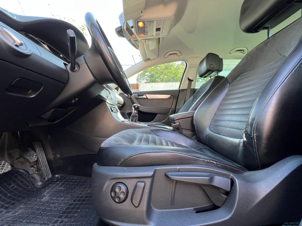 Vând VW Passat 2011 combi 2.0 170 cp