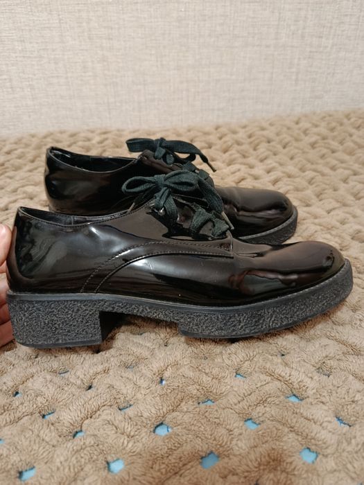 Отдам даром туфли 39 размер