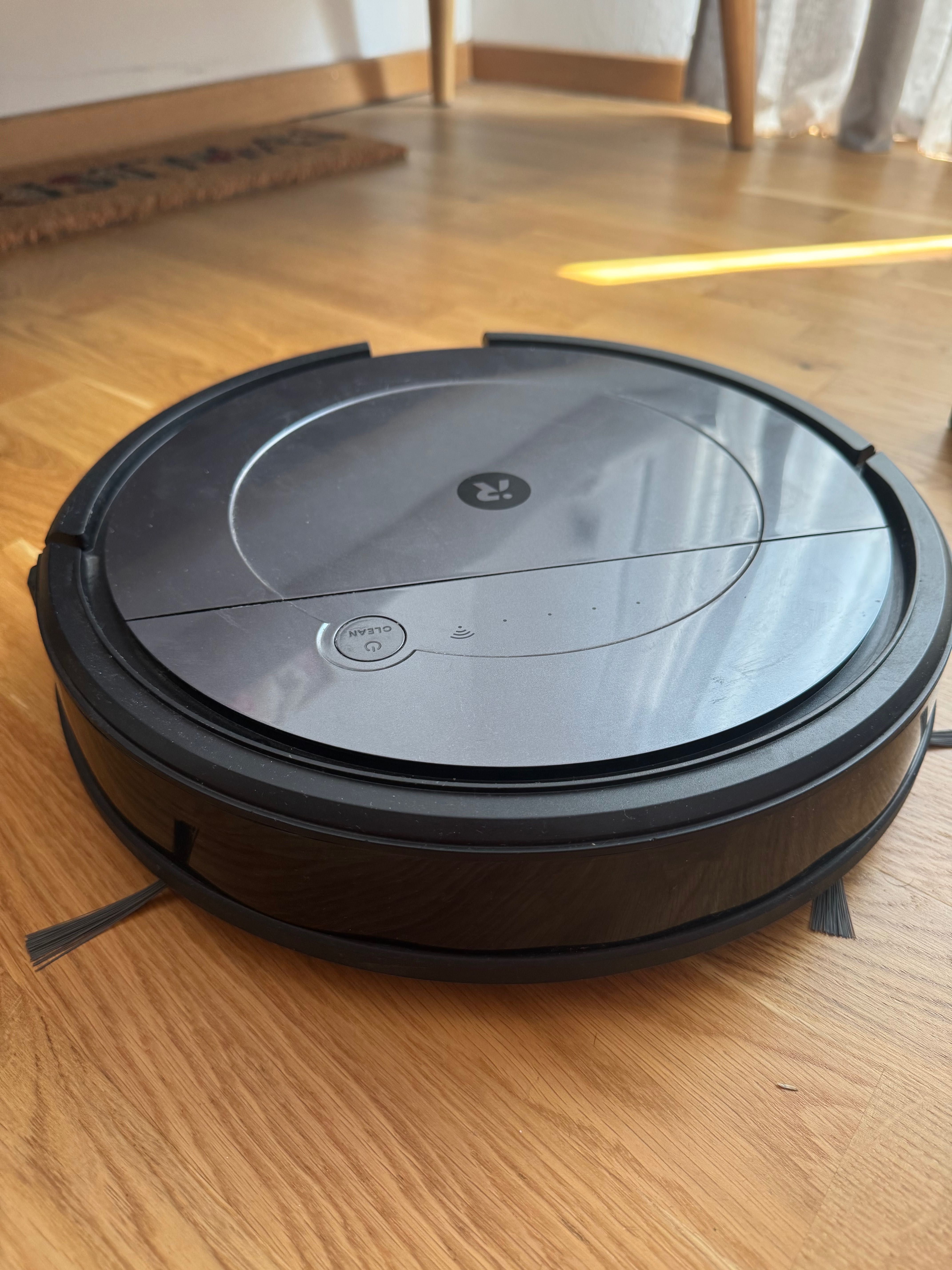 Прахосмукачка- робот IROBOT ROOMBA COMBO 113 R113840