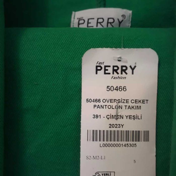 Продам размер 52-54 новый турецкий брючный костюм.