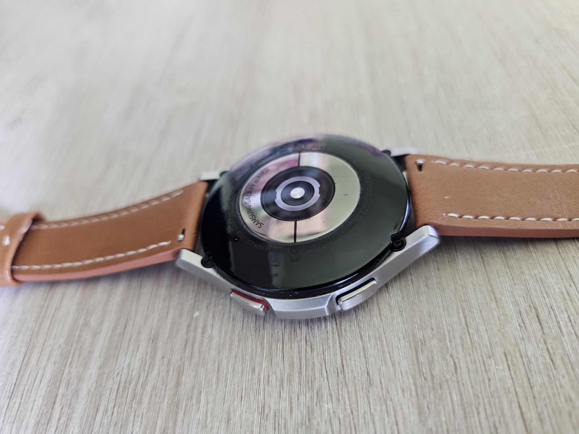 Galaxy Watch 4 Classic 46mm (SM-R890) în stare excelentă