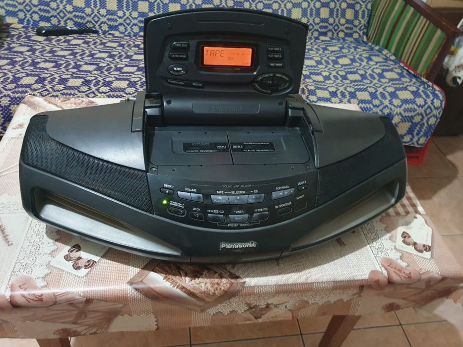 Combina Panasonic RX-ED77