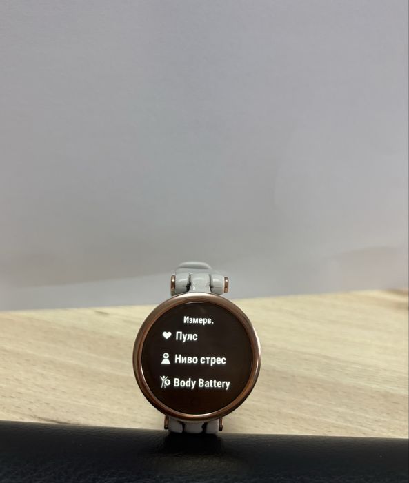 Garmin Lily Sport – елегантен смарт часовник