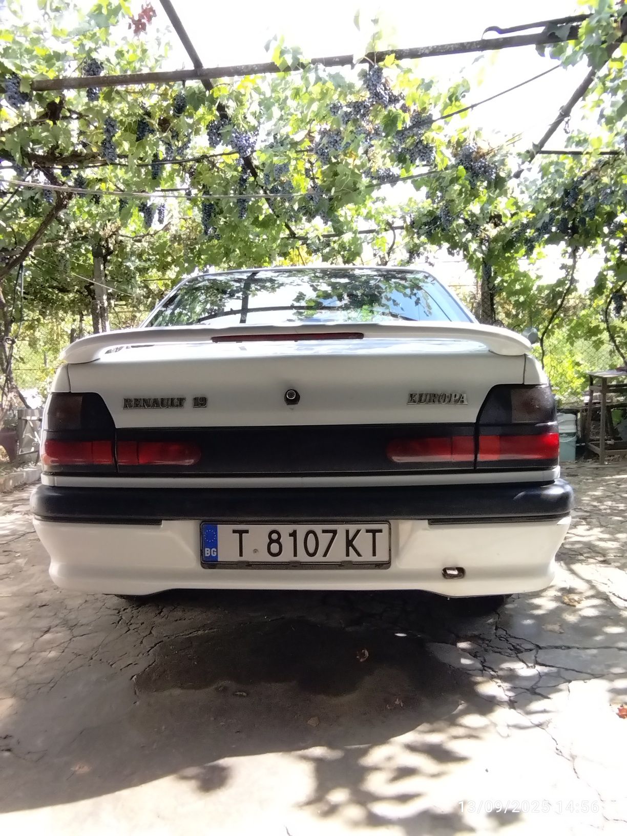 Продава се Рено 19