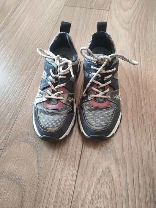 Маратонки Bugatti