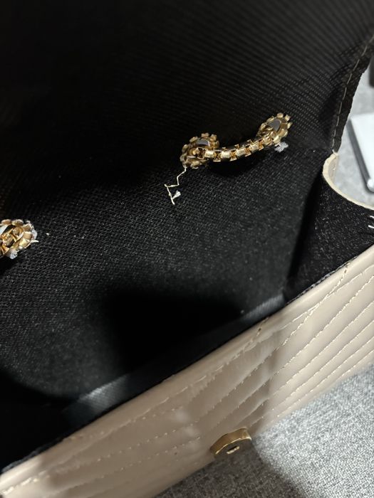 Бежова дамска чанта