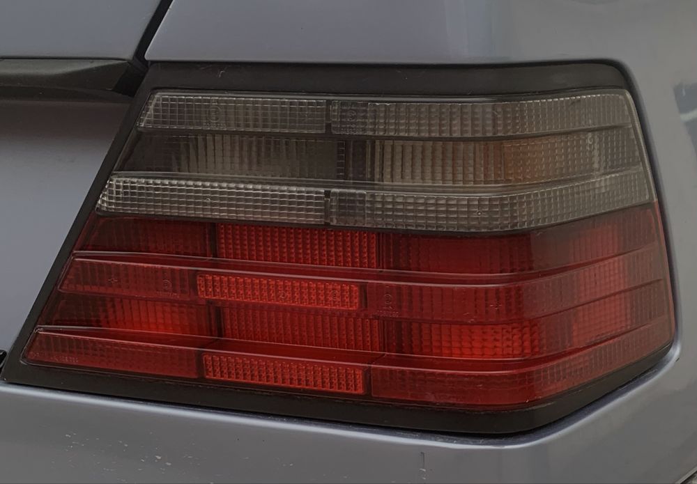 Фонарь на Mercedes w124 оригинал