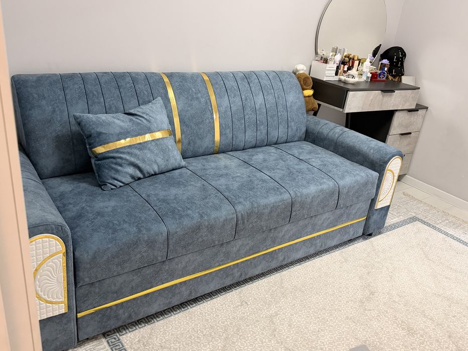 Диван срочно продам