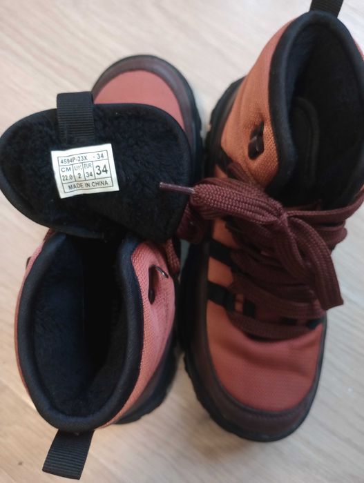 Топли боти като нови , разм. 34, стелката е 22 см