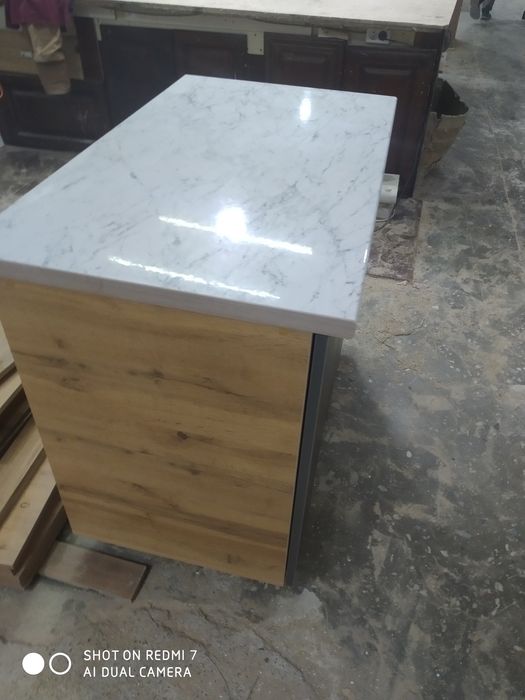 Кухонный рабочий стол новый