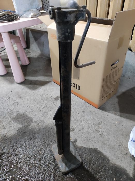 Домкрат для автомобиля "Волга"